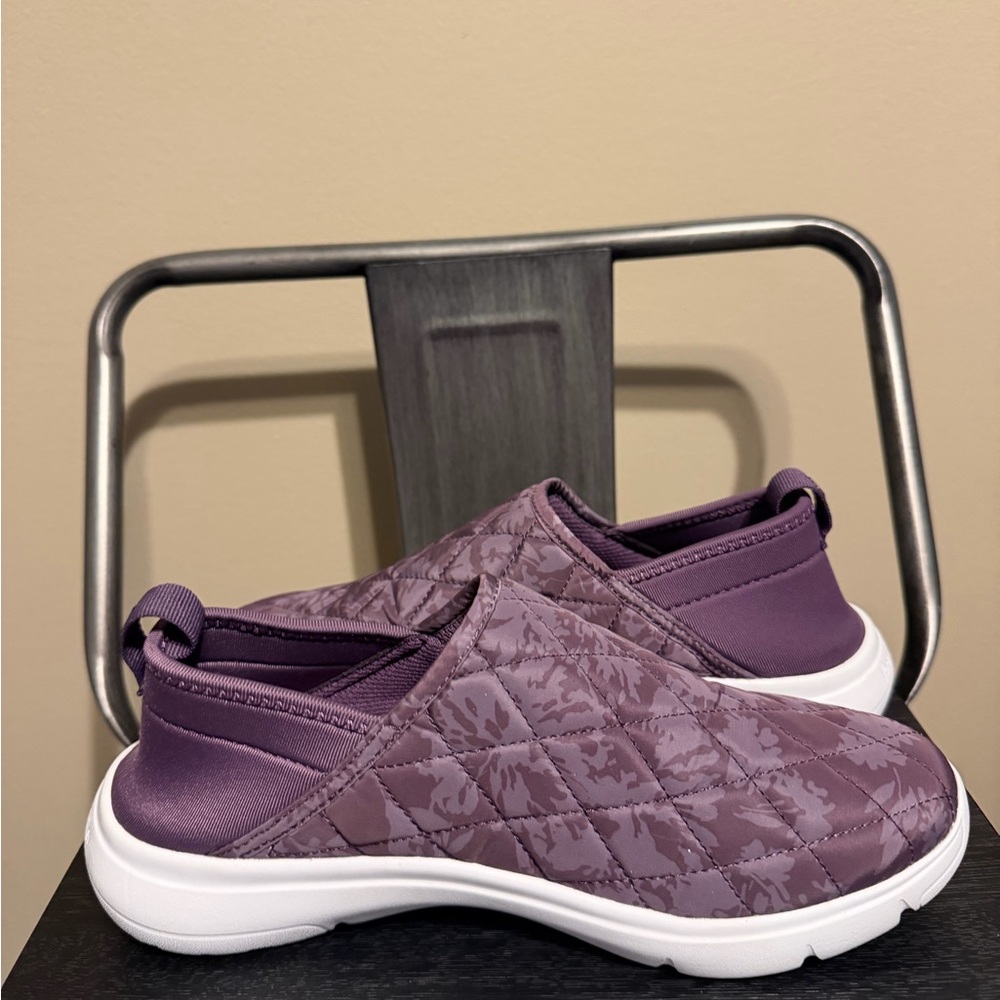 Vera Bradley VB Cloud Convertible Slip-On Shoes Purple Tonal Floral Quilted Sz 7 - Picture 6 of 13